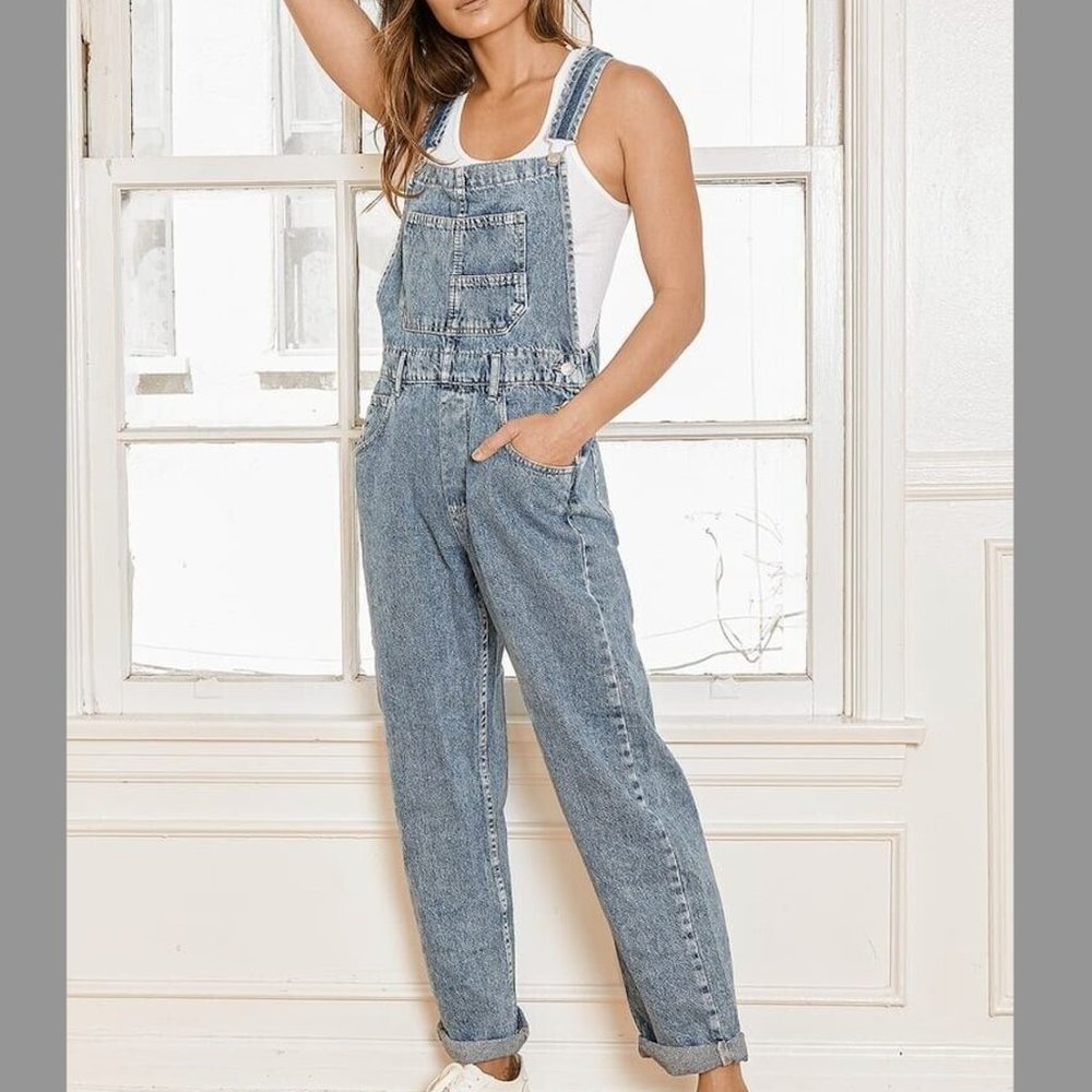 Free People XS Light Wash Blue Ziggy Denim Overalls Straight Leg Relaxed Fit